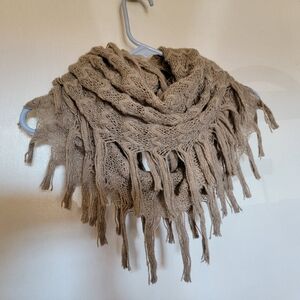 🤩 Cozy Tan Knit Fringe Scarf